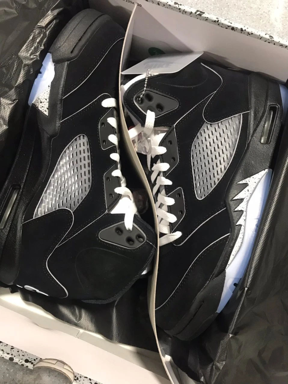 Air Jordan 5 Black Metallic Reimagined